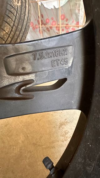 4 Llantas Ronal 18" con neumáticos