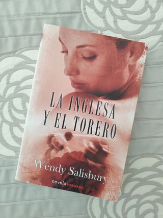 LA INGLESA Y EL TORERO (Spanish Edition)