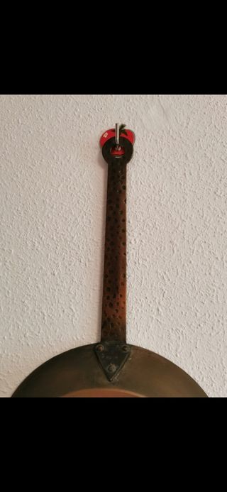 Termómetro antiguo estilo rústico.