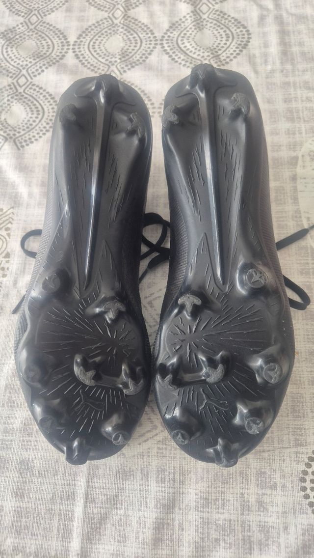 Botas fútbol Puma - Negras