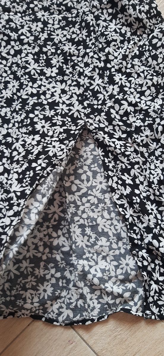 Vestito Bershka fiori bianco-nero XS