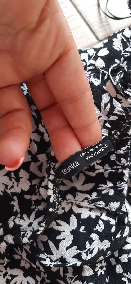 Vestito Bershka fiori bianco-nero XS