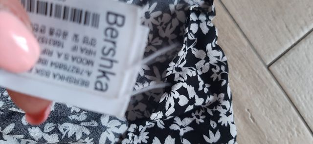 Vestito Bershka fiori bianco-nero XS