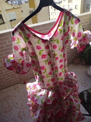 Traje gitana niña flores rosa blanco