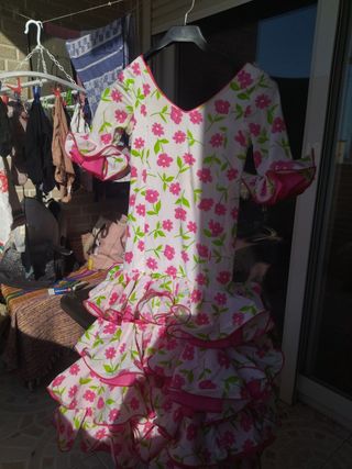 Traje gitana niña flores rosa blanco
