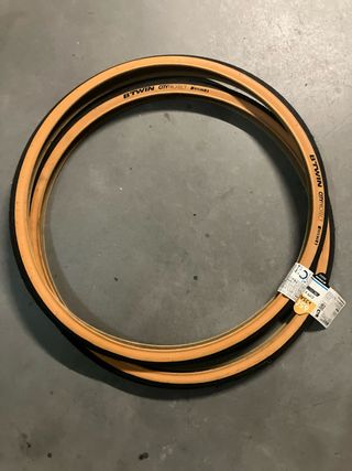 Cubiertas bici 650x35A Btwin nuevas