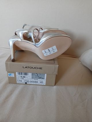 Sandalias nuevas sin estrenar Latouche Plata 40