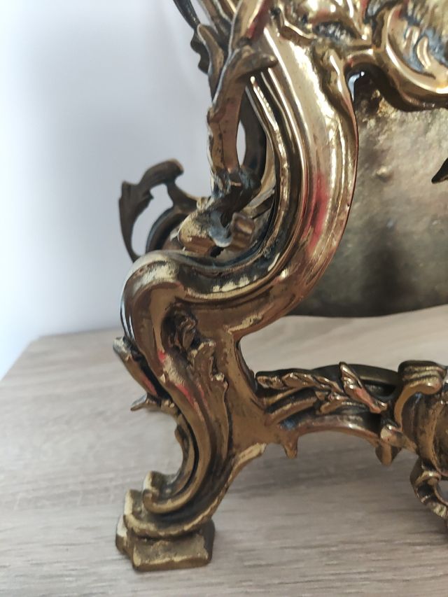 Reloj antiguo funciona correctamente a pilas