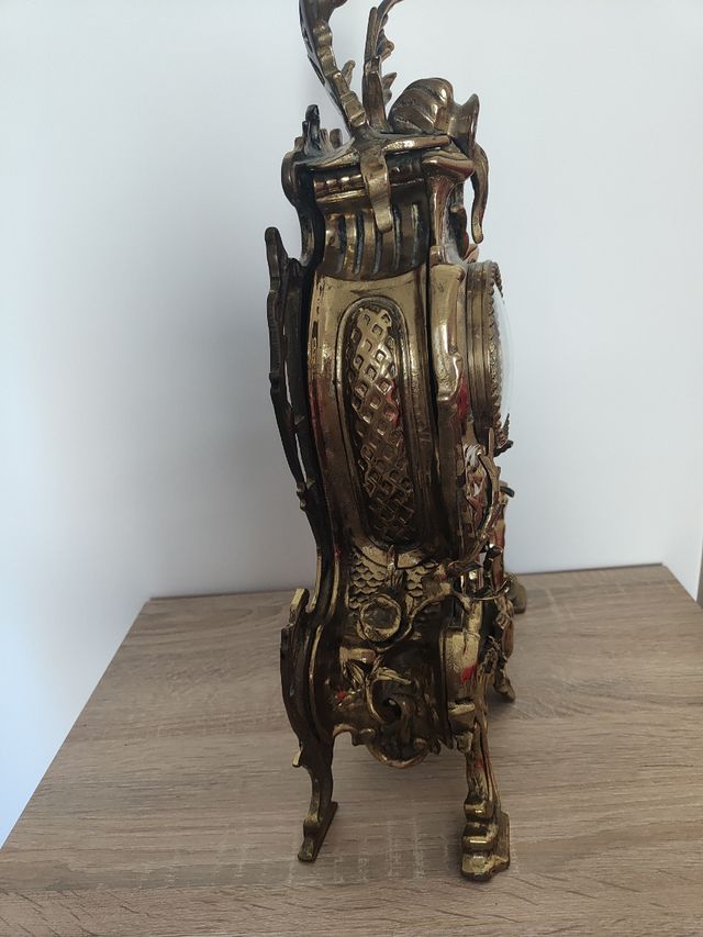 Reloj antiguo funciona correctamente a pilas