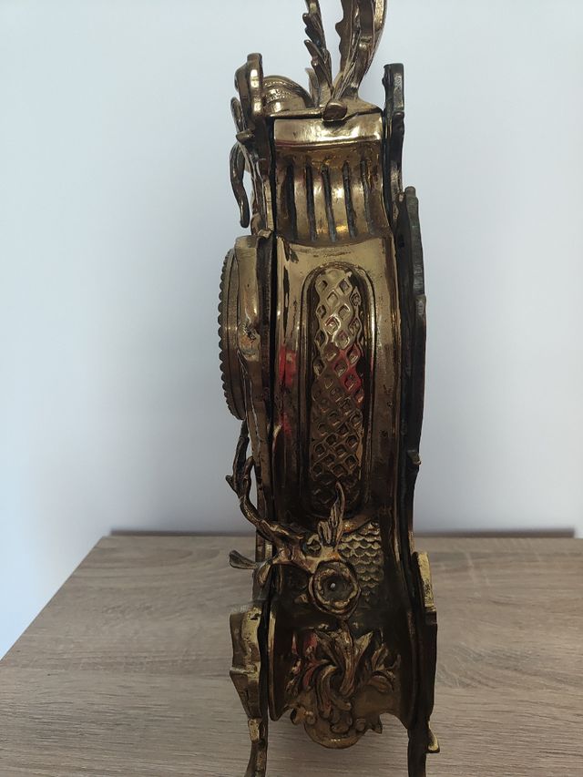 Reloj antiguo funciona correctamente a pilas