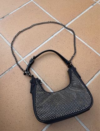 Bolso Stradivarius negro c/pedreria