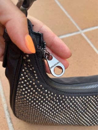 Bolso Stradivarius negro c/pedreria
