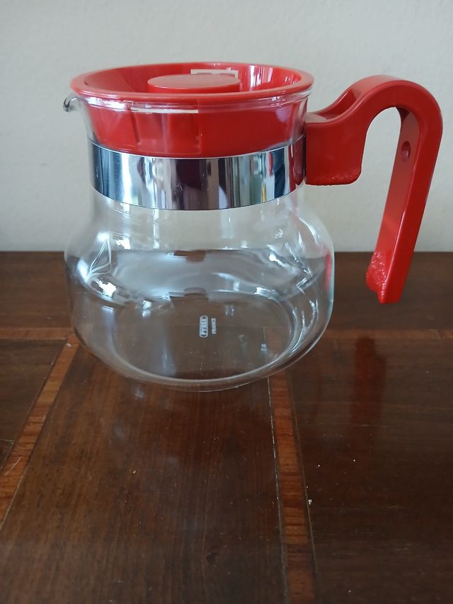 Teiera Pyrex vintage rossa