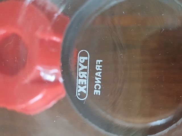 Teiera Pyrex vintage rossa