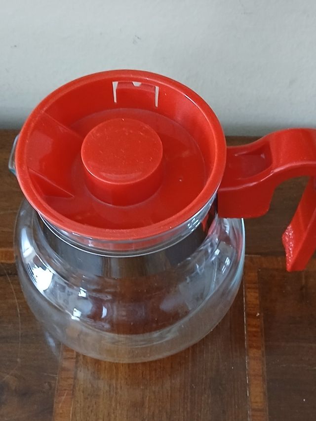 Teiera Pyrex vintage rossa