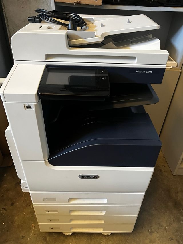 Xerox Versalink C7025 Impresora ¡OPORTUNIDAD!