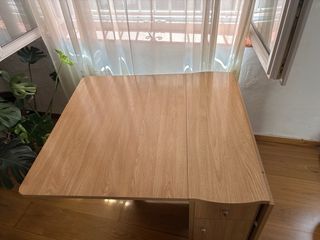 Mesa plegable tipo libro. Con defectos  y desgaste