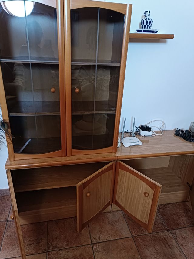 Mueble modular madera-vidrio