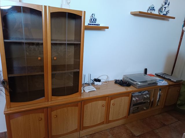 Mueble modular madera-vidrio