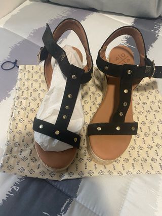 Sandalias cuña POP negras, talla 38