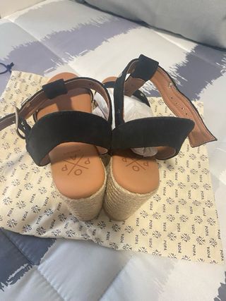 Sandalias cuña POP negras, talla 38