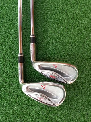 Palos de golf Paragon N° 9 y sand wedge