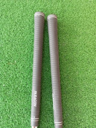 Palos de golf Paragon N° 9 y sand wedge