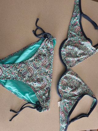 Bikini estampado paisley turquesa