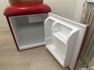 Mini nevera roja Cecotec