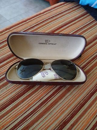Gafas aviador General Optica doradas