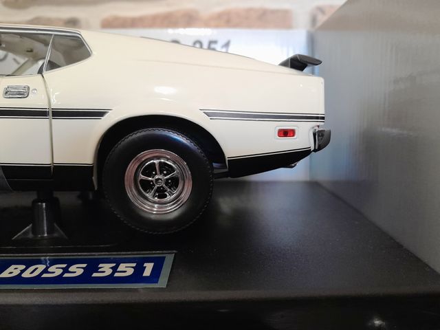 Mustang Mach 1 Boss 351 “Ram Air” 1971 – Sun Star