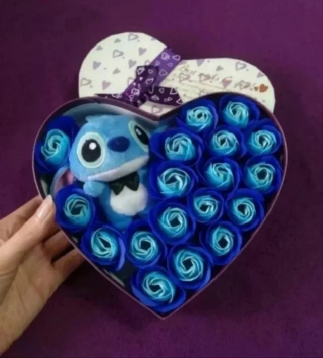 Caja Corazón: Stitch & Flores Jabón