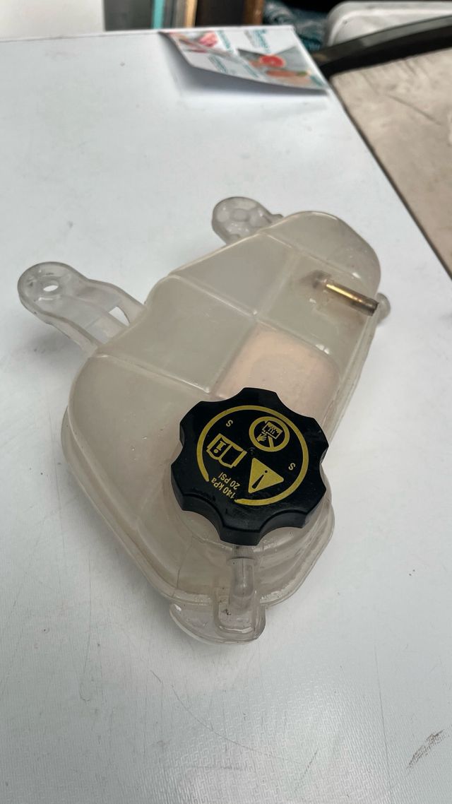 Vaso expansión Opel Corsa C