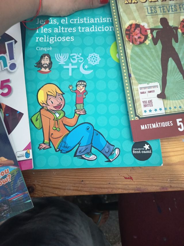 Libros 5º Primaria Maristes Sants-les corts