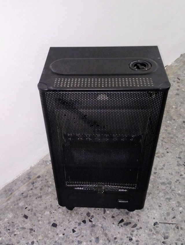 Estufa butano negra (para reparar).