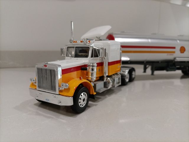 Camión PETERBILT 359 Shell 1:43
