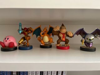 5 Amiibos: Kirby, Samus, Charizard, DK, Meta Knigh