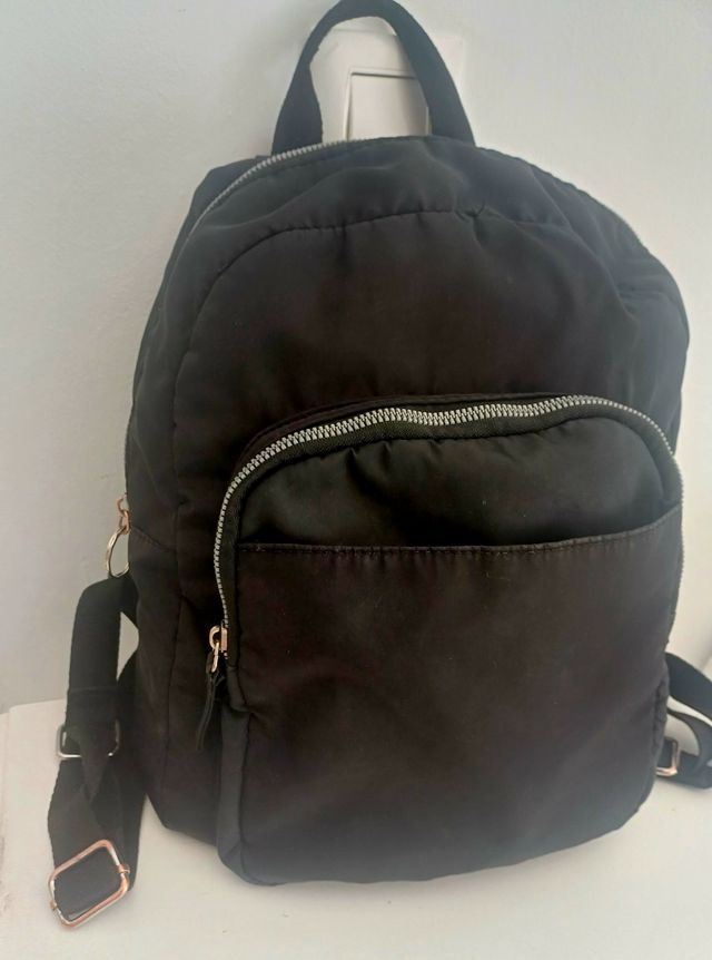 Mochila negra Primark mujer