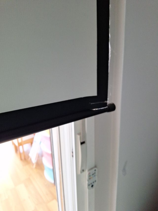 Pantalla con trípode