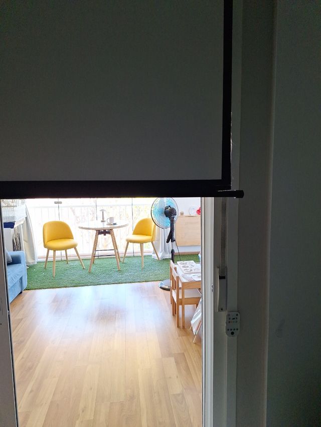 Pantalla con trípode