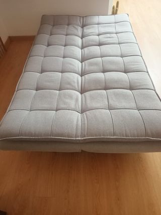 Sofá cama gris - plegable-urge vender 
por mudanza