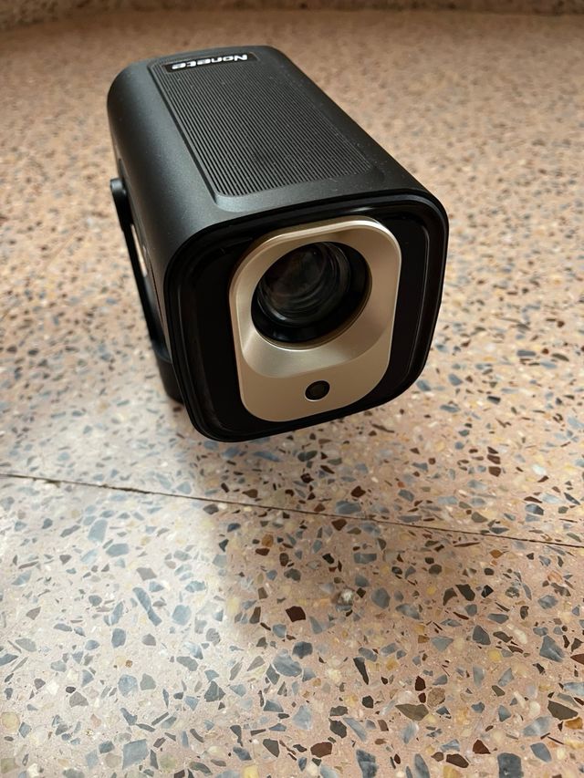 Proyector portatil con wifi
Usado 1 vez 