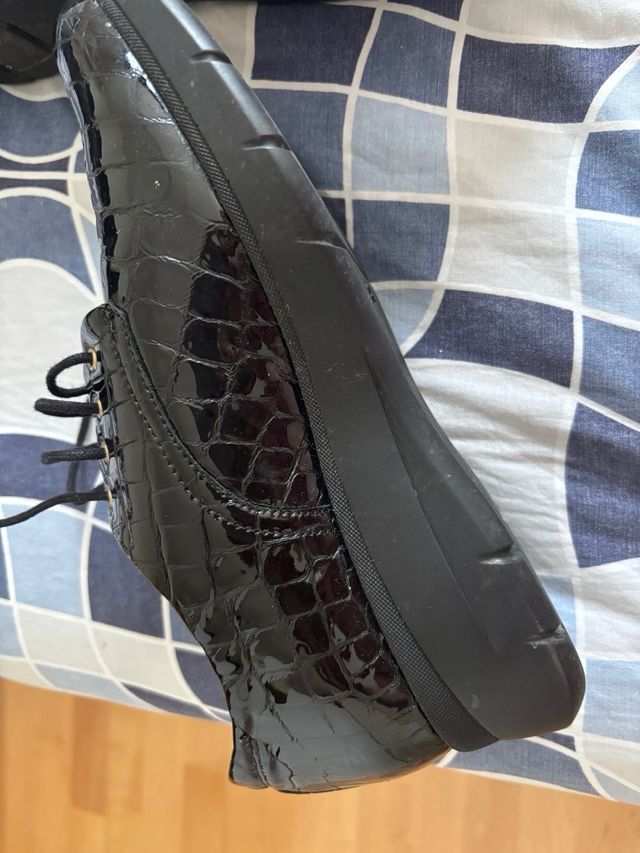 Zapatos negros charol