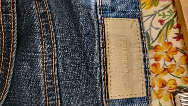 Vaqueros campana Pull&Bear (talla S)