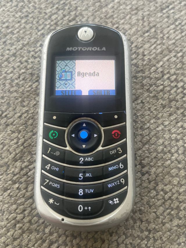 Motorola C139 plateado