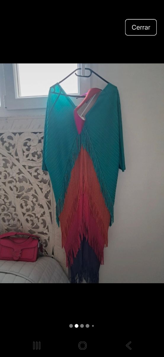 Vestido multicolor flecos