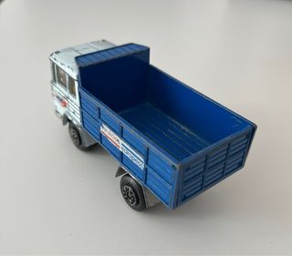 Miniatura metal 
Camión Pegaso escala 1:64