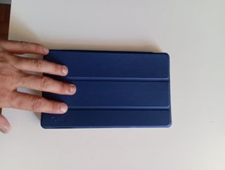 Tablet negra cwowdefu