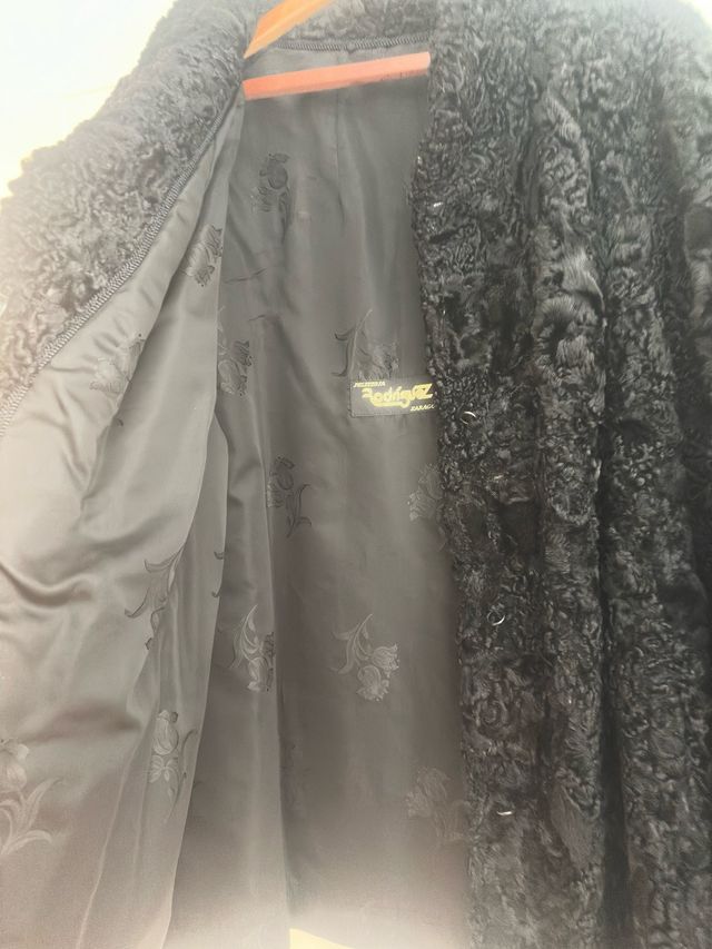 Abrigo astracán negro confeccionado a mano