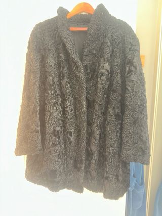 Abrigo astracán negro confeccionado a mano